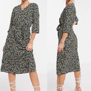 NWT* Wrap floral midi dress